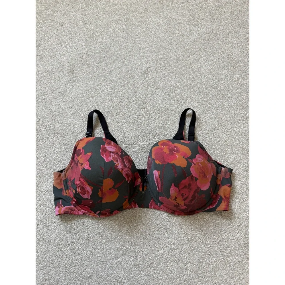 Torrid Floral Romantic T-Shirt Bra Size 42D Black Red Pink Underwire Support